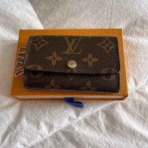 Authentic mono lv 6 ring key holder